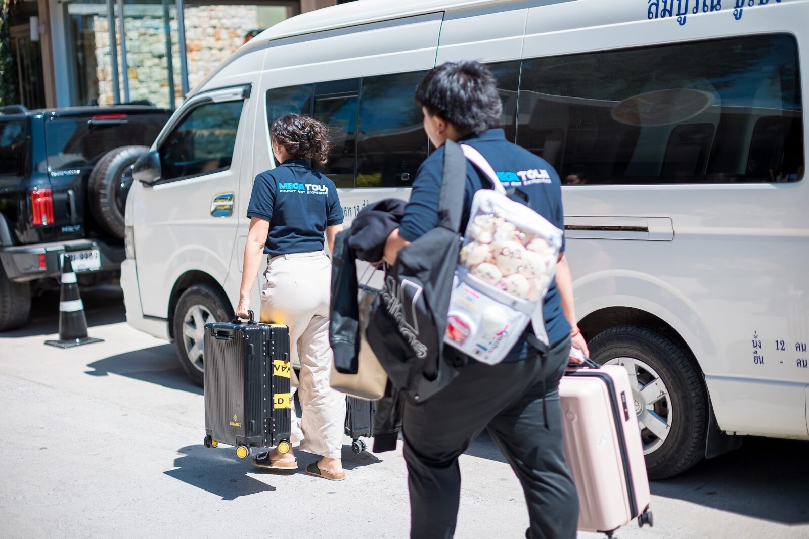 Private hotel transfer from Phuket Airport to popular beach areas
